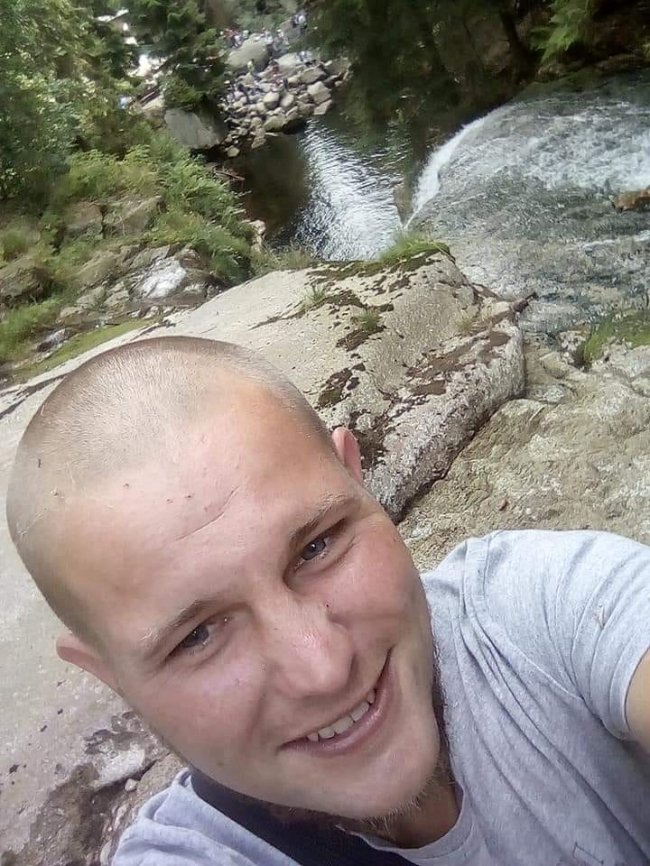 Пішов з друзями на озеро і зник: на Волині розшукують заробітчанина з Вараша