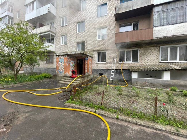 У місті на Волині згоріла квартира. ФОТО, ВІДЕО