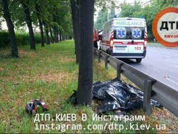 Частини тіла розкидані на 100 метрів: у Києві – жахлива аварія з мотоциклом