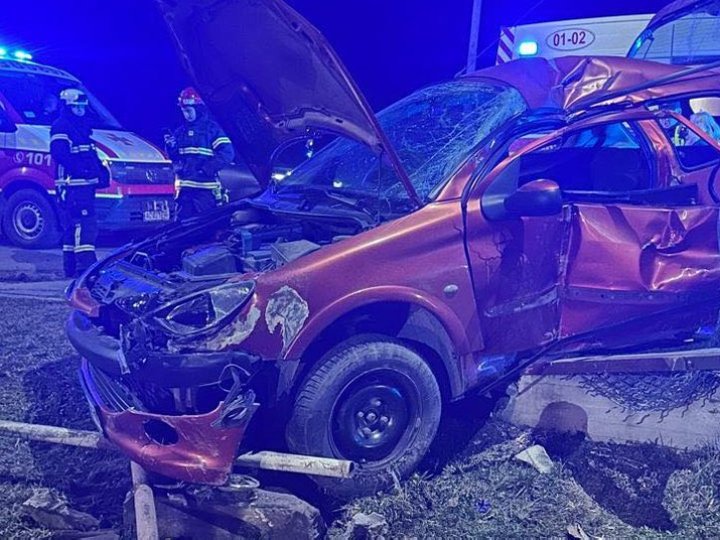 На Волині з понівеченого авто деблокували водія