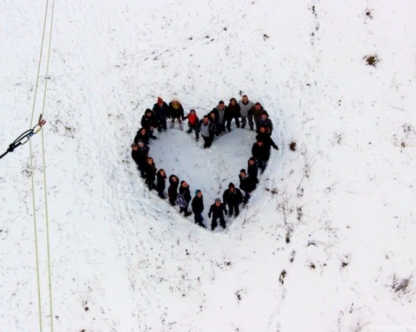 У Луцьку голий чоловік стрибнув з 50-метрової висоти. ФОТО