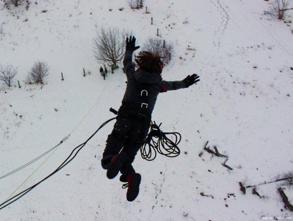 У Луцьку голий чоловік стрибнув з 50-метрової висоти. ФОТО