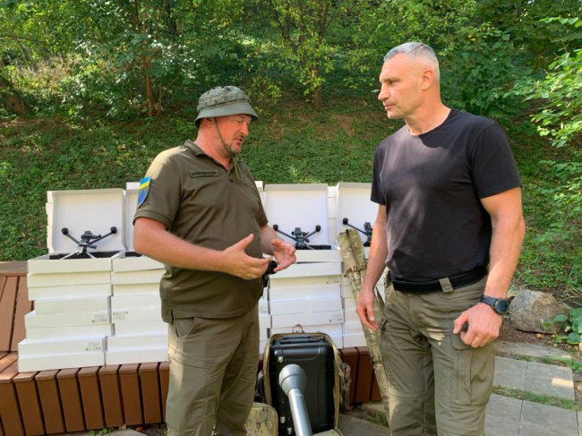Кличко передав 72 ОМБр на Покровський напрямок 100 дронів та систему РЕБ