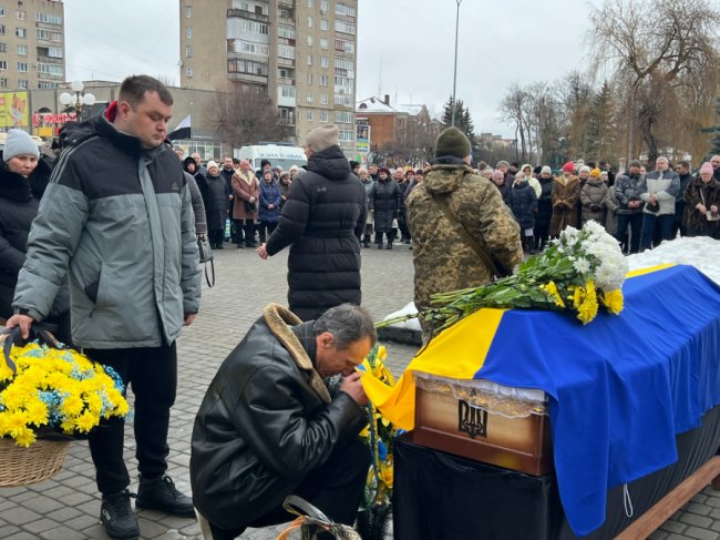 Загинув у  день свого народження: на Волині попрощалися з 55-річним воїном Сергієм Томашевичем