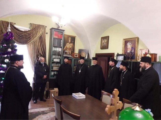 Волинські священнослужителі з митрополитом Михаїлом колядували на Львівщині. ФОТО