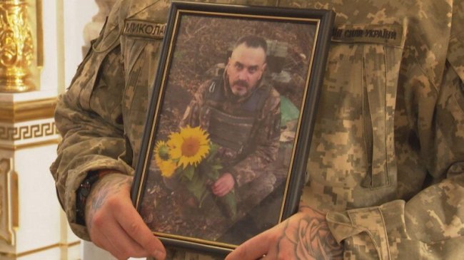 Луцька громада у жалобі: в останню дорогу провели Героя Артура Задоянного