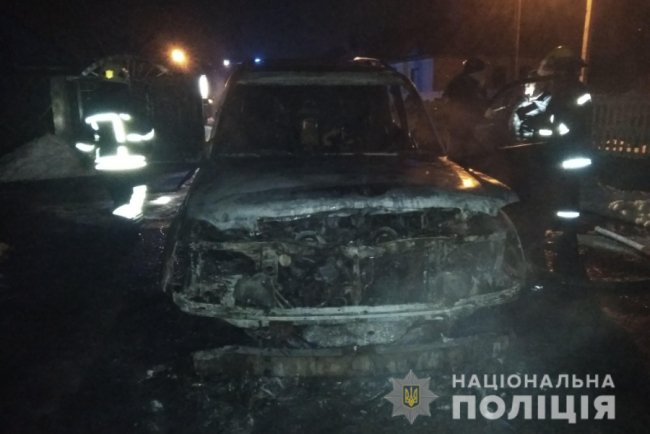 На Волині вночі підпалили Lexus бізнесмена: поліція завела кримінал. ФОТО