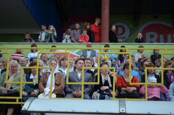 Естрадні зірки виступали в Луцьку заради дітей-сиріт. ФОТО 