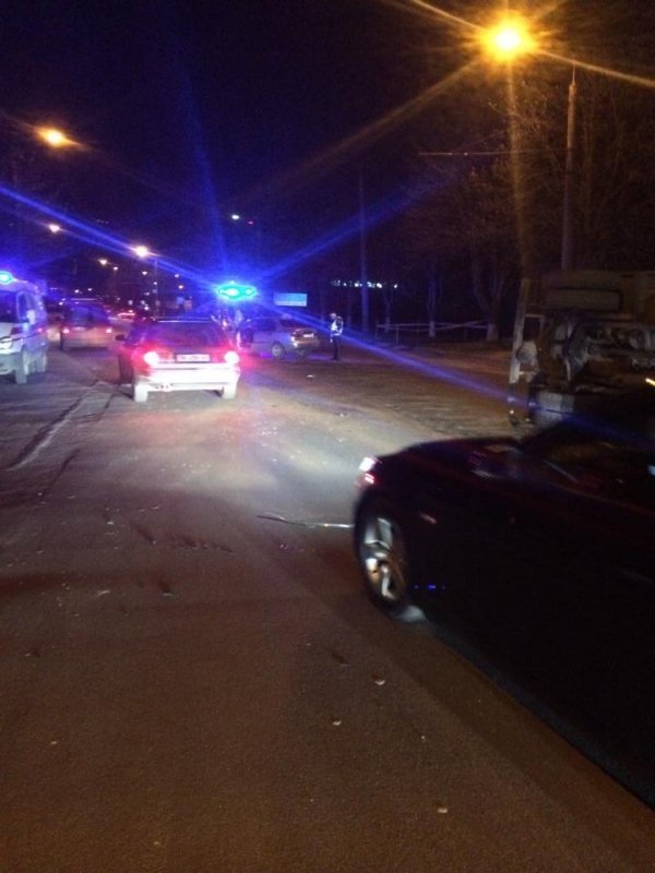 Нічна аварія в Луцьку: водій спробував втекти з місця ДТП. ФОТО