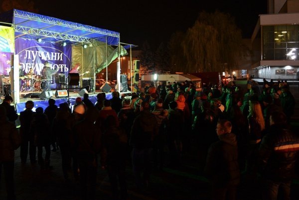 Вечірній Євромайдан у Луцьку. ФОТО. ВІДЕО