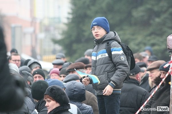 Віче на луцькому Євромайдані. ФОТО