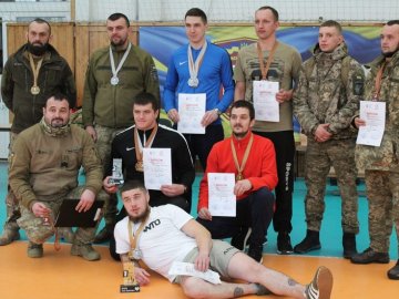 У Луцьку майже 40 військових взяли участь у фізкультурному фестивалі