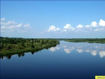 На Волині почорніла річка Прип'ять