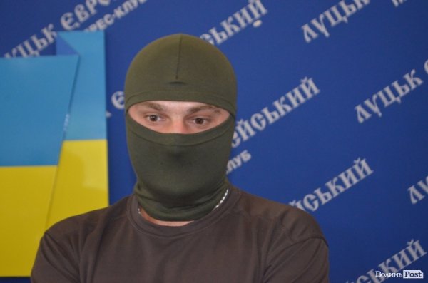 Волинським розвідникам передали 10 комплектів сучасної військової форми. ФОТО