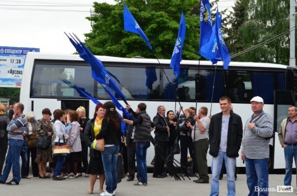 Антифашистська акція Партії регіонів у Луцьку. ФОТО