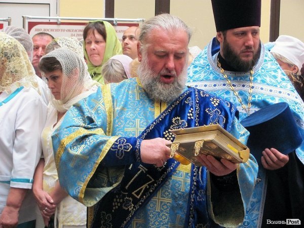 Митрополит Ніфонт відслужив молебень в обласній лікарні. ФОТО