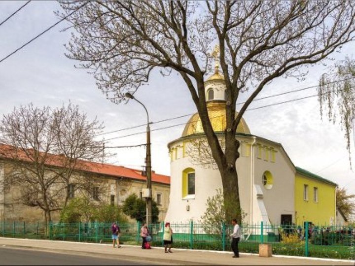 Церкву Луцького братства постійно підтоплює. Треба рятувати