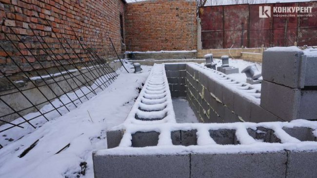 Депутат міськради обурений самовільним будівництвом автомийки у Луцьку. ФОТО. ВІДЕО