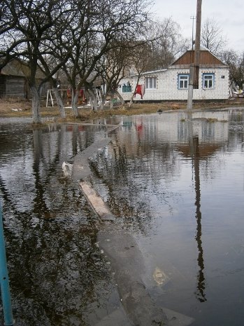 Живу, як на вулкані, ‒ ковельчанка про підтоплення. ФОТО