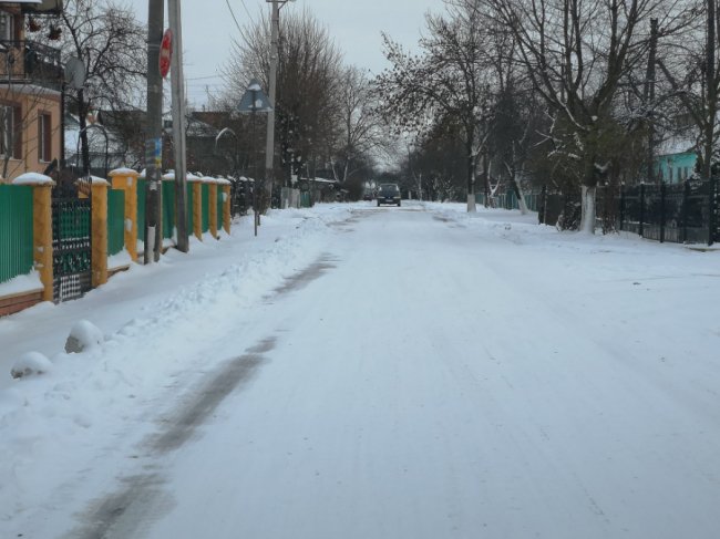 Не посипане жодне перехрестя, - волиняни нарікають на засніжені вулиці. ФОТО