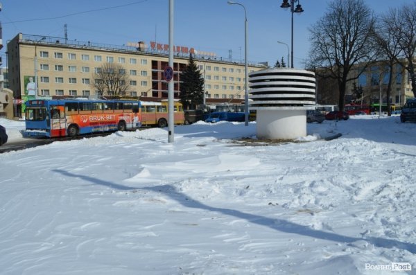 У Луцьку знову стоять тролейбуси. ФОТО