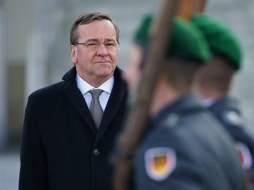 Постачання Україні винищувачів розглядатимуть через 3-4 місяці, – міністр оборони Німеччини