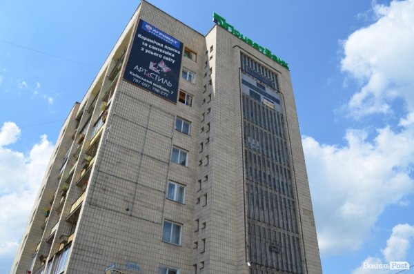 На «Бім-бомі» в центрі Луцька встановлять новий годинник. ФОТО