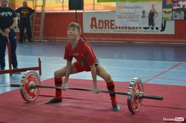 У Луцьку стартував ювілейний чемпіонат світу WPA з пауерліфтингу. ФОТО 