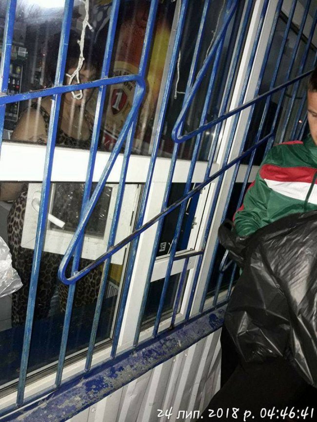 Вночі у Луцьку продавали алкоголь. ФОТО