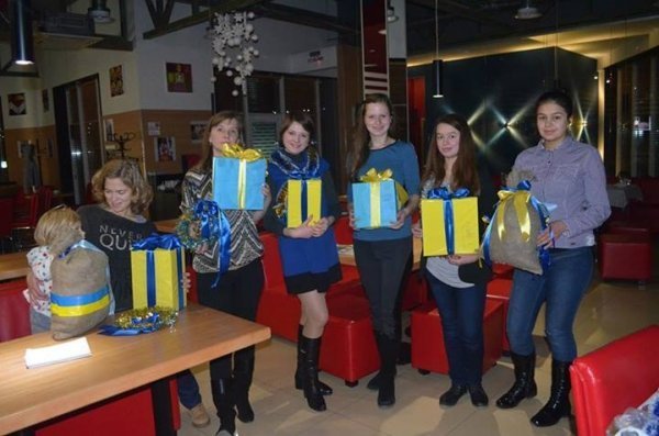 У Луцьку вчили виготовляти подарунки. ФОТО