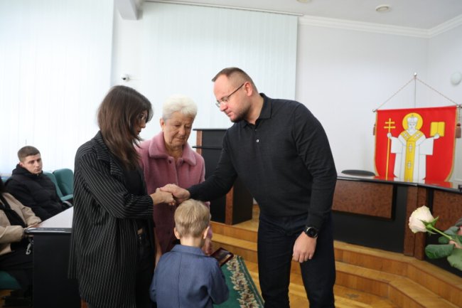 У Луцьку рідним загиблих військових вручили державні нагороди 
