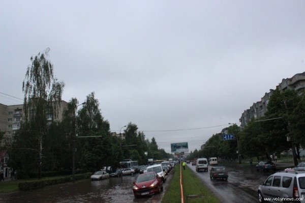 Як «плавав» Луцьк. ФОТО. ВІДЕО