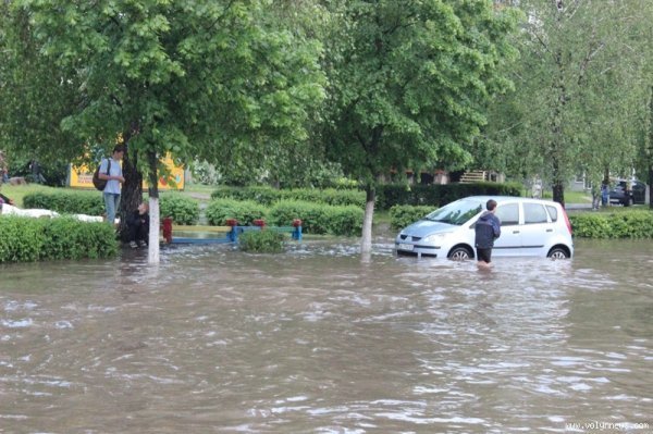 Як «плавав» Луцьк. ФОТО. ВІДЕО