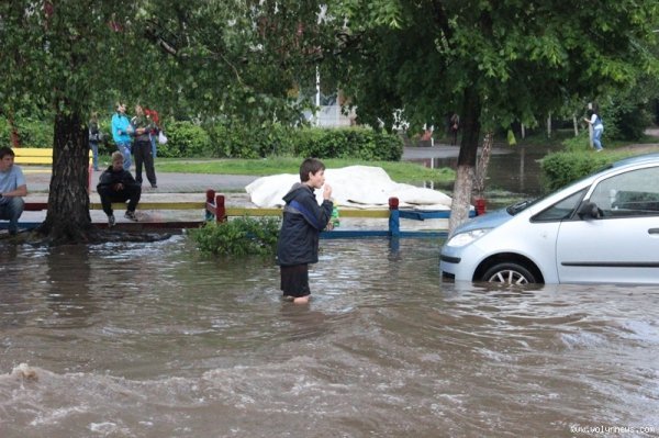 Як «плавав» Луцьк. ФОТО. ВІДЕО