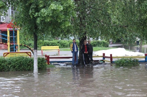 Як «плавав» Луцьк. ФОТО. ВІДЕО