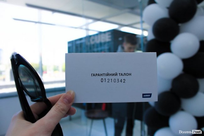 Надійно, сучасно, якісно: у Луцьку відкрили магазин продукції Apple*. ФОТО