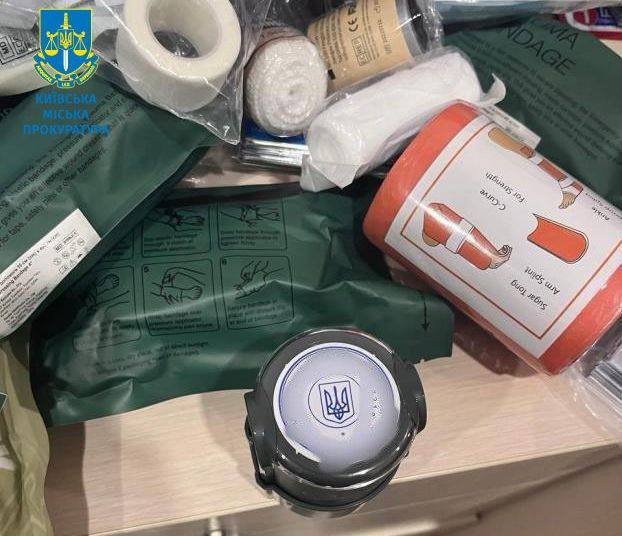 Шахраї з Києва надурили благодійні фонди на мільйон, представляючись військовими