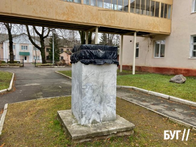 У місті на Волині демонтували пам’ятник Зої Космодем’янській