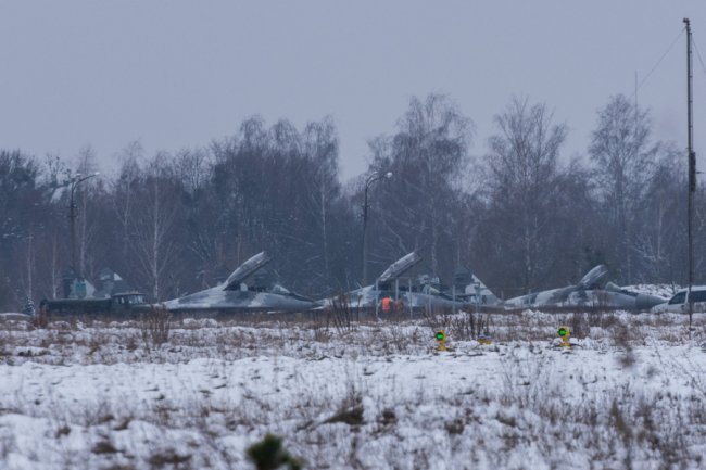 Військові винищувачі повернулися із бойового чергування на луцький аеродром. ФОТО