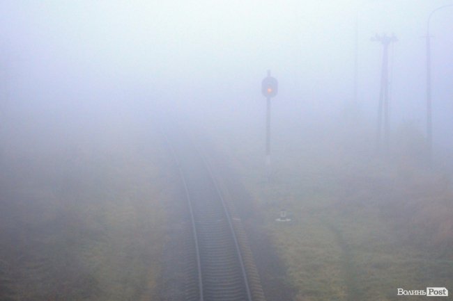 Паморозь і густий туман: чарівний ранок у Луцьку. ФОТО