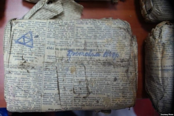 Знайдений під землею архів Служби безпеки ОУН відновлюють. ФОТО