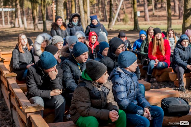 Учні першого на Волині міського шкільного лісництва побували у «волинській Швейцарії». ФОТО