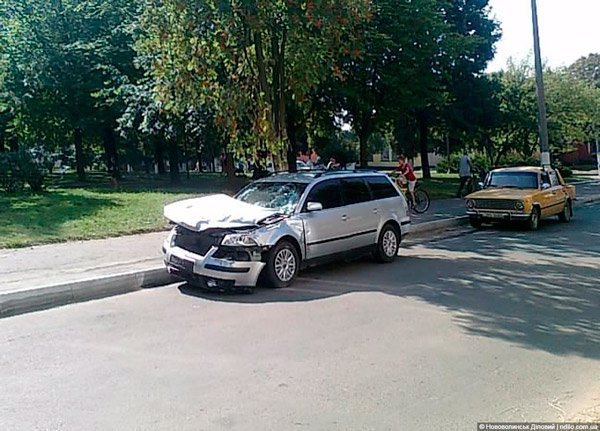 Аварія на Волині: легковик  «поцілувався» із вантажівкою. ФОТО