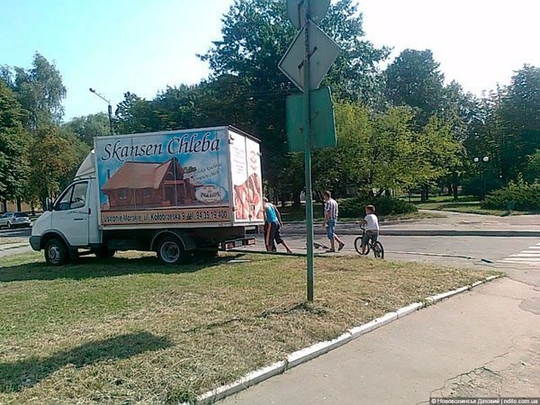 Аварія на Волині: легковик  «поцілувався» із вантажівкою. ФОТО