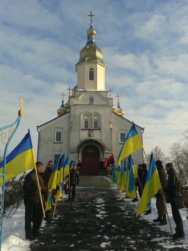 На Горохівщині поховали бійця АТО Володимира Павлюка. ФОТО