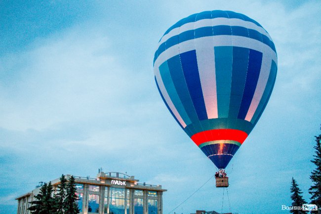 Яскраво, повітряно, незабутньо: фінальний день фестивалю «Aerosfera» у Луцьку. ФОТО