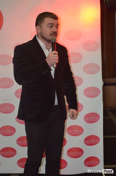 У Луцьку показали «весілля по-новому». ФОТО