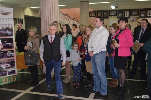 У Луцьку показали «весілля по-новому». ФОТО