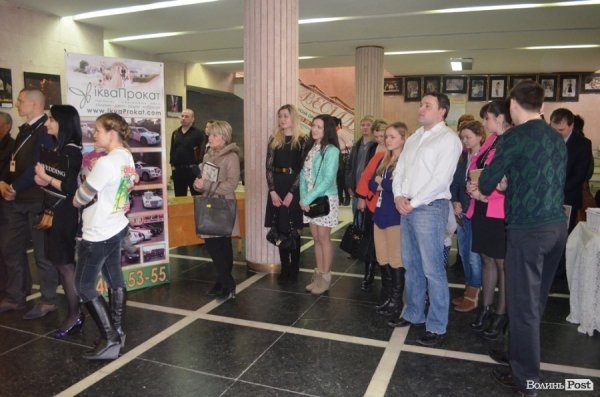 У Луцьку показали «весілля по-новому». ФОТО