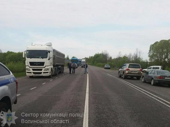 На Волині – акція протесту: перекрили міжнародну трасу
